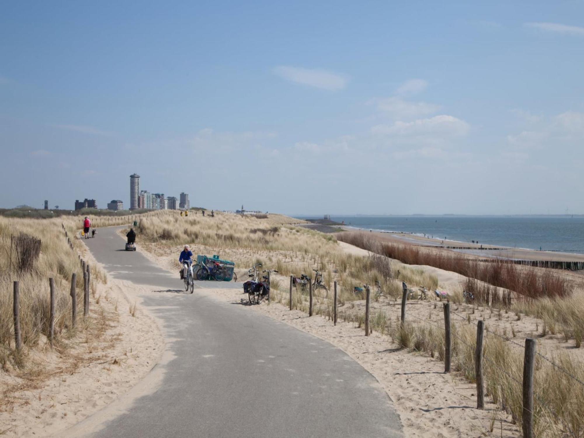Attractive Apartment Near Vlissingen Beach Eksteriør billede